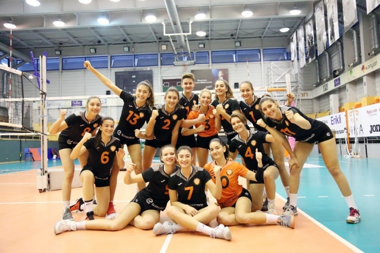 Türkiye Liglerinin Oyuncu Fabrikası: Eczacıbaşı