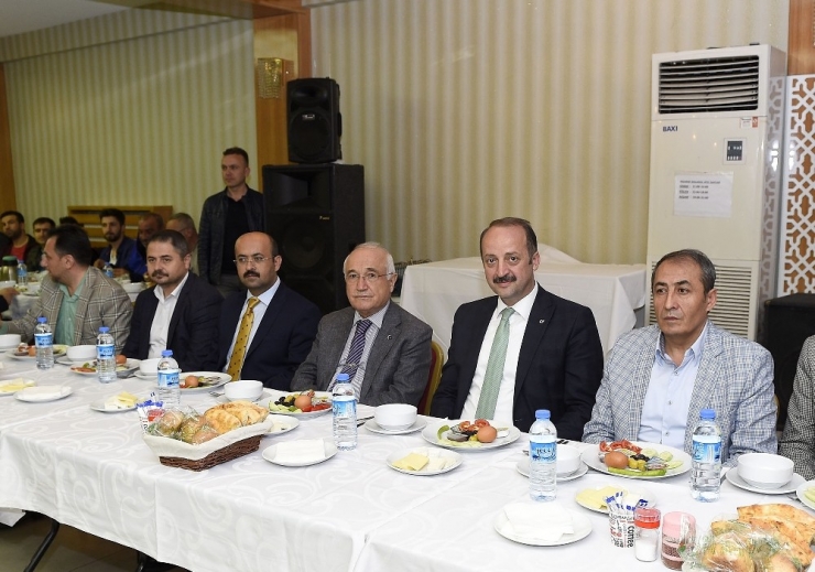 Cemil Çiçek Sahurda Mamak’a Konuk Oldu