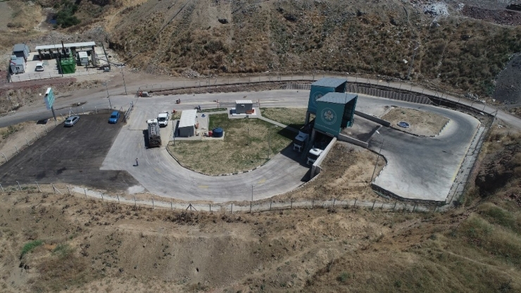 Çöpler Birikmeden Nakledilecek