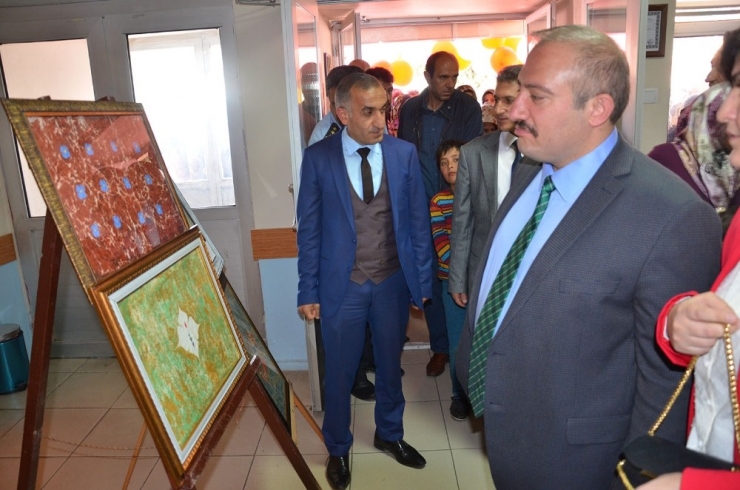 Sarıkamış’ta El Emeği Göz Nuru Ürünler Sergilendi