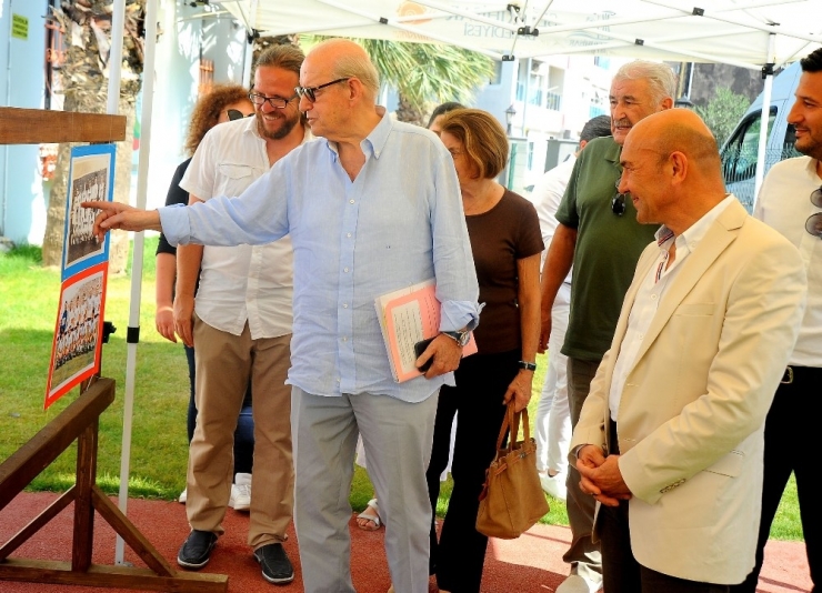 Seferihisar’da Plaj Futbol Sahasına Şenes Erzik’in Adı Verildi