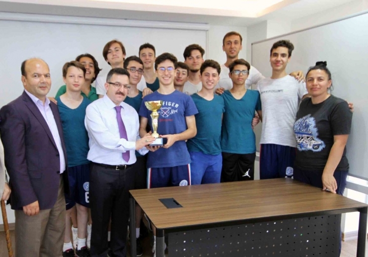 Tredaş Spor U14 Basketbol Takımı Şampiyon Oldu