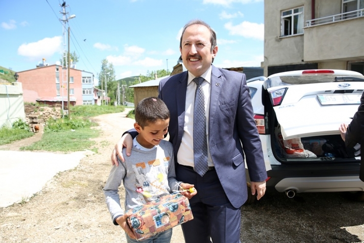 Vali Pehlivan Aşağı Kışlak, Göldere Ve Yeniköy Köylerini Ziyaret Etti