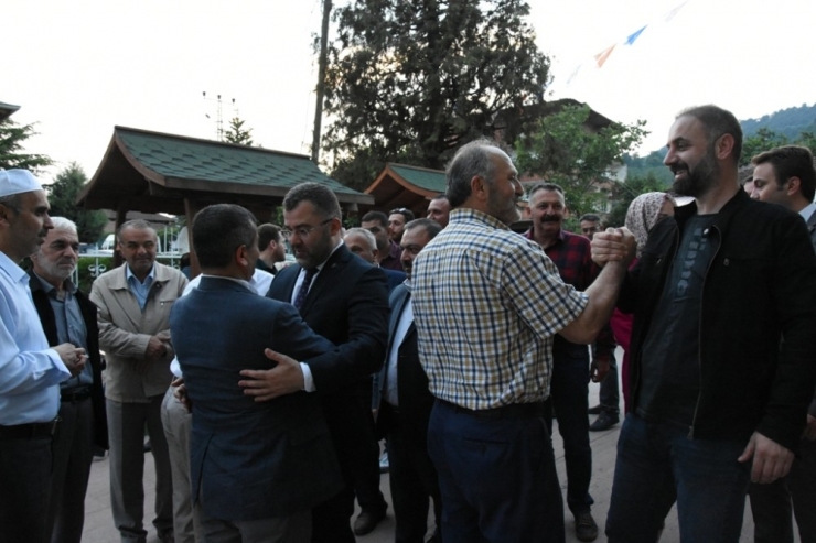 Ak Parti İl Başkanı Keskin, Köyünde İftar Açtı