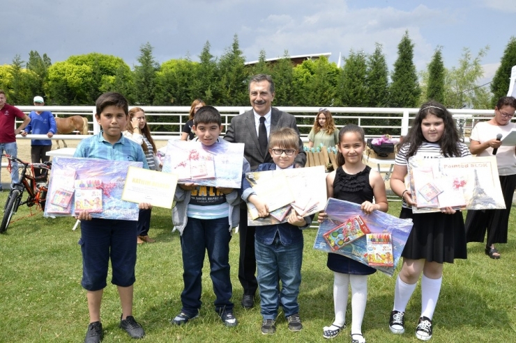 Çocuklar Hayvan Sevgisini Resmetti