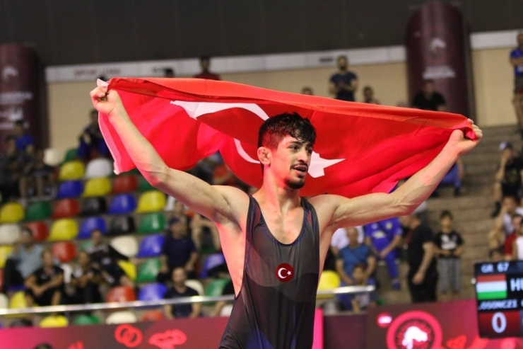 U23 Avrupa Güreş Şampiyonası’na Grekoromen Milli Takımı Damga Vurdu