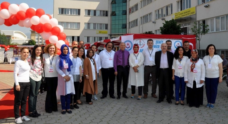 Kız İmam Hatip Lisesi Öğrencilerinden Bilim Fuarı