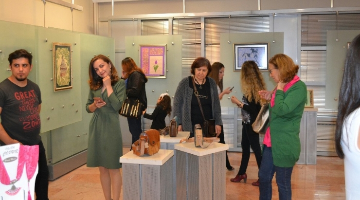 Suda Dans Ekibinin ’Ebru Sergisi’ Sanatseverlerle Buluştu