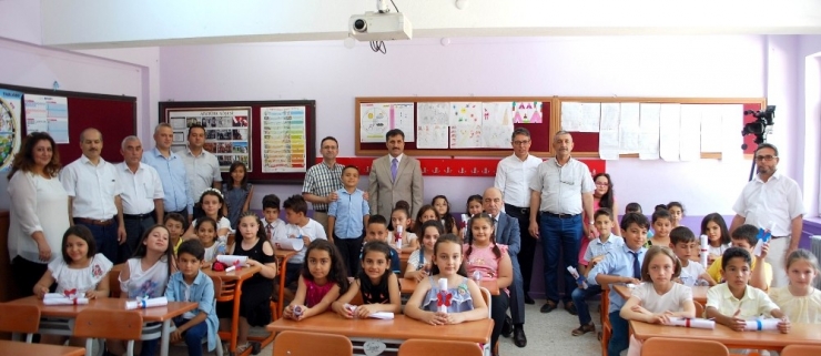 Salihli’de 27 Bin Öğrenci Karne Heyecanı Yaşadı