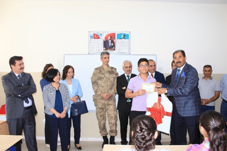 Erzincan’da Öğrenciler Karne Heyecanı Yaşadı