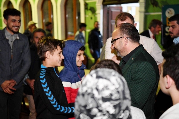 Başkan Üzülmez, Genç Kürsüye Misafir Oldu