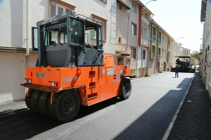 Büyükdere’deki 32 Sokakta Asfalt Ve Tretuvar Çalışması