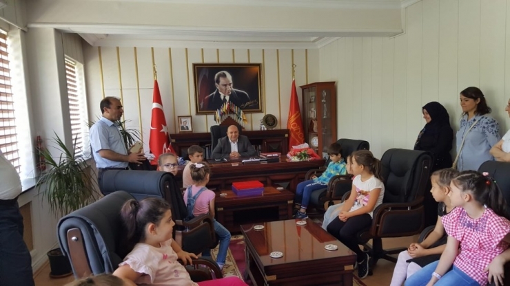 Öğrencilerden Teşekkür Ziyareti