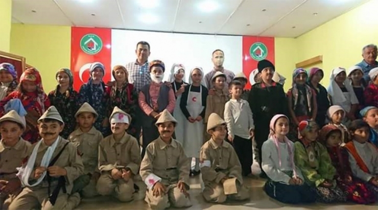 Erdek’te "Oy Çanakkale Yiğitleri" Sahnelendi