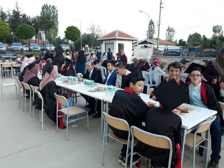 İftar Ve Mezuniyet Bir Arada