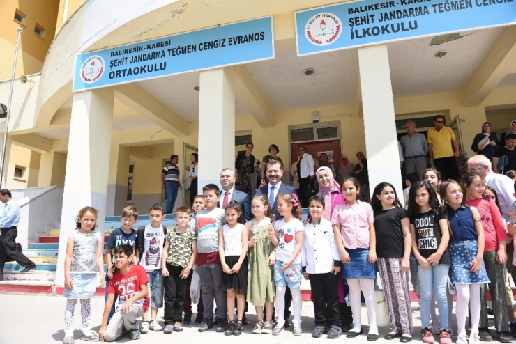 Öğrencilerin Karne Heyecanına Ortak Oldular