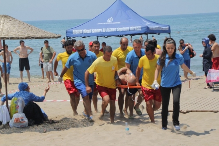 Bu Yaz Da Plajlarda Canlar Koskem’e Emanet