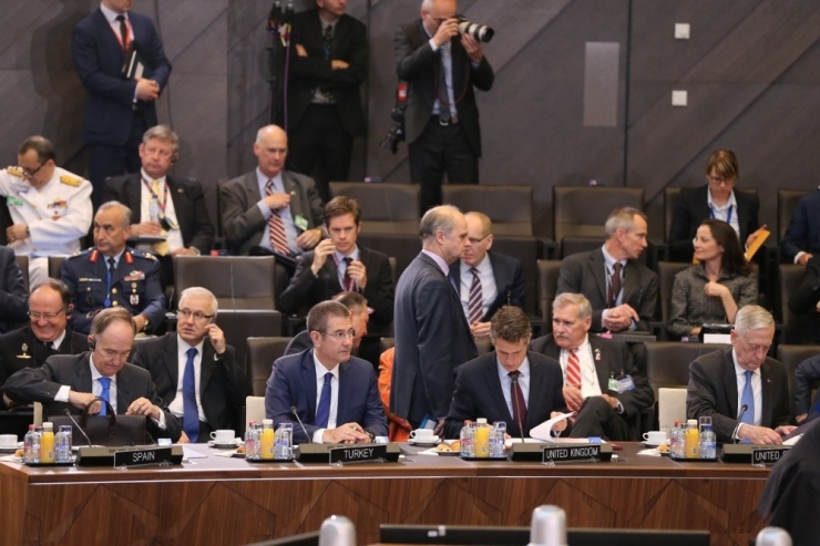 Bakan Canikli, Avustralyalı Mevkidaşı İle Görüştü