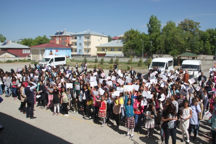Malazgirt’te Karne Sevinci Yaşandı