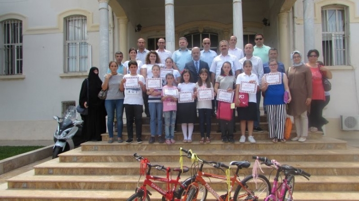 Kuşadası’nda Kitap Okuma Şenliği Ödül Töreni Yapıldı