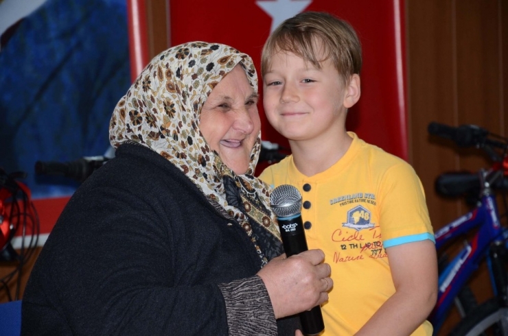 Okuma Yazma Kursiyerleri Sertifikalarını Aldı