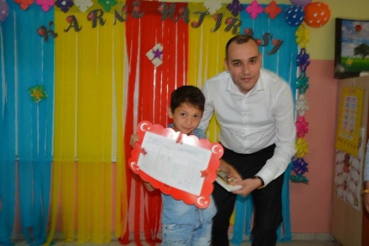 Selendi’de 3 Bin 795 Öğrenci Karne Aldı