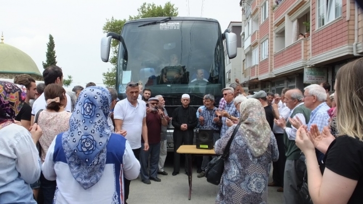 Burhaniye’de Ramazan Umrecileri Uğurlandı