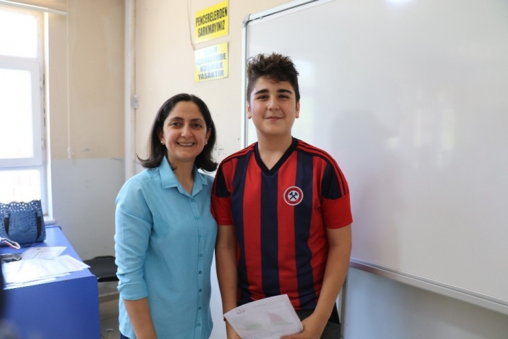 Zonguldak’ta 105 Bin Öğrenci Karne Heyecanı Yaşadı