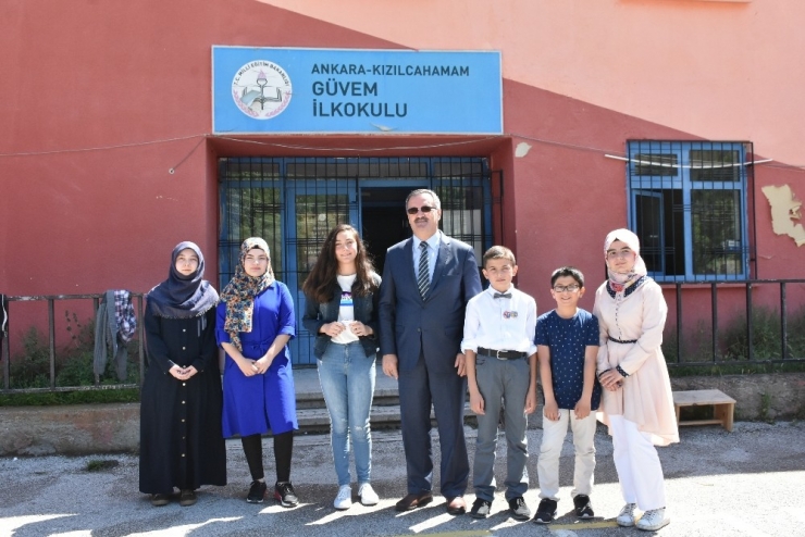 Kızılcahamam’da Karne Gününde Belediyeden Miniklere Sürpriz