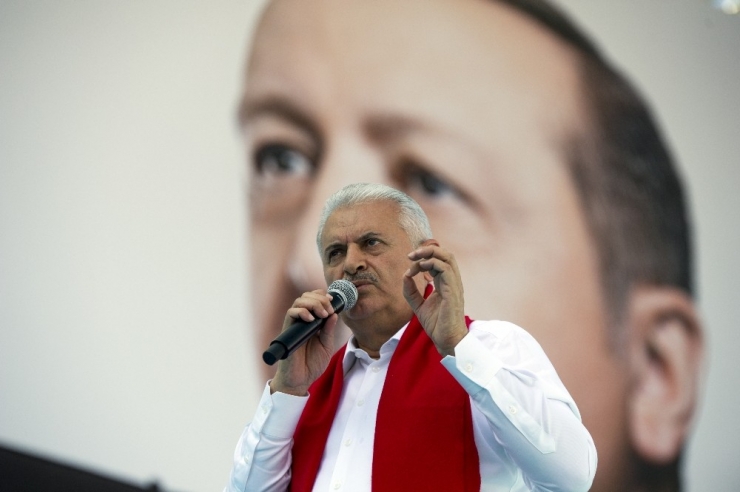 Başbakan Yıldırım: "Bu Seçim Yapım Ekibi İle Yıkım Ekibi Arasında Yapılıyor"