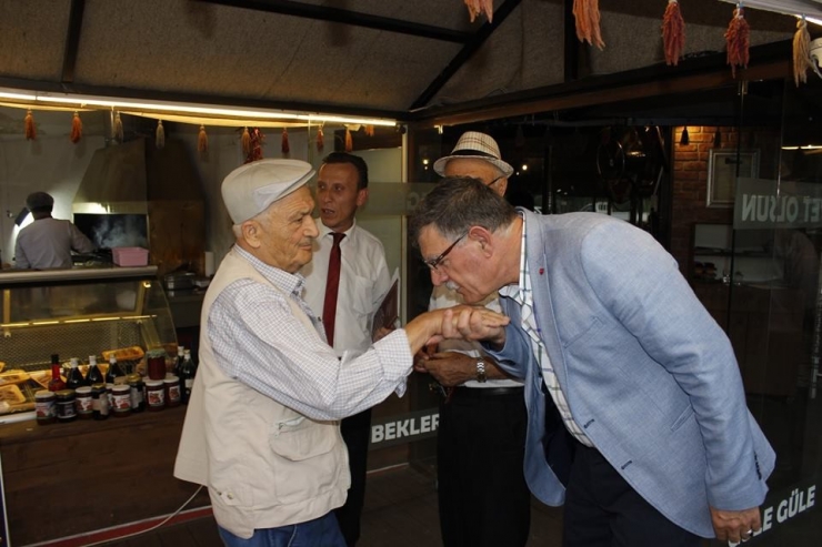 Başkan Duymuş, Yaşlılarla İftar Yaptı