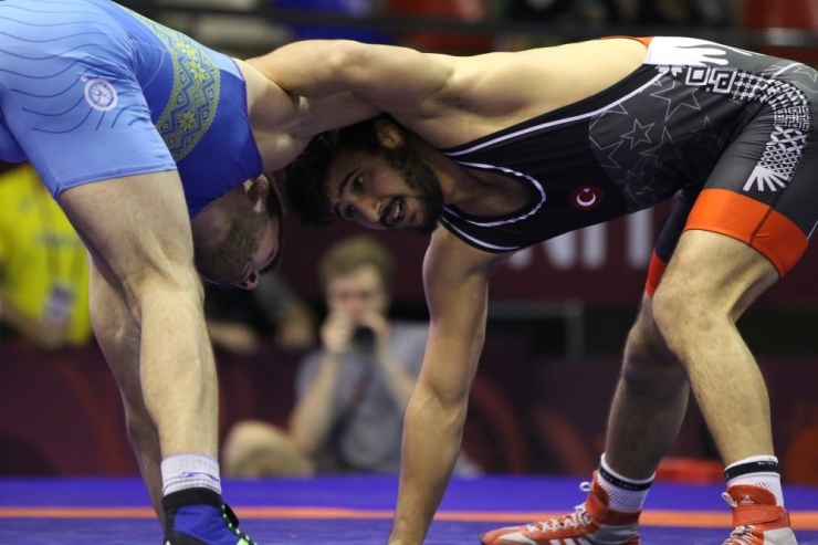 U23 Avrupa Şşmpiyonası’nda Heyecan Sürüyor