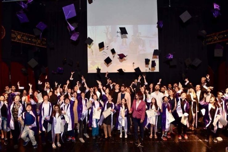 İstanbul’un Tek Belediye Konservatuarı İlk Mezunlarını Verdi