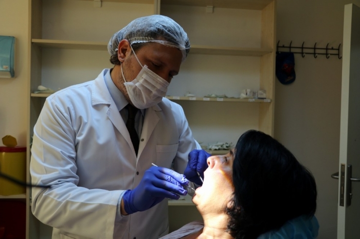 ’Bembeyaz Dişlerim Olsun’ Dedikten Sonra 32 Dişinden Olan O Kadına Müjdeli Haber