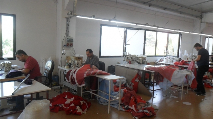 Seçimlerin Kazananı Bayrak Üreticileri