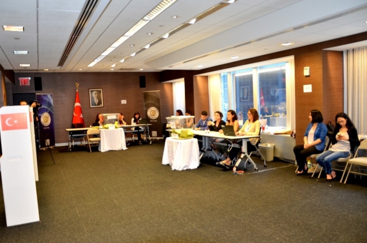 New York’ta Oy Kullanma İşlemleri Başladı