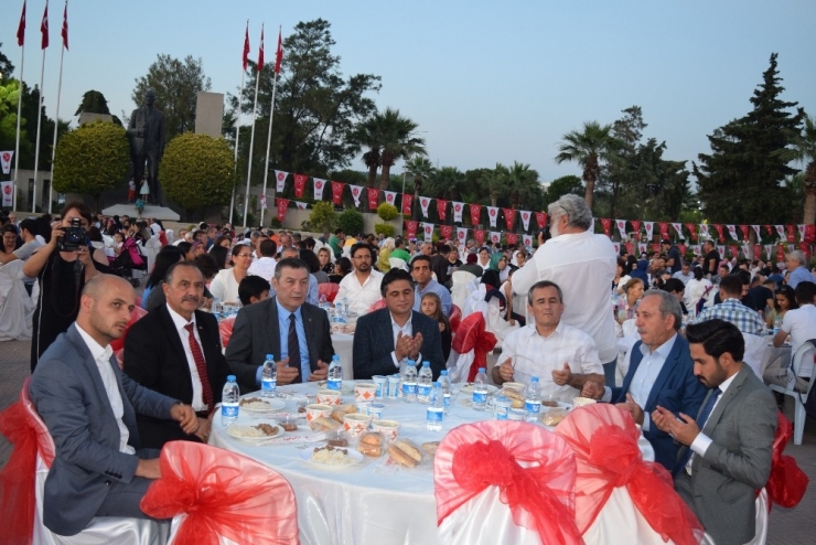 Aliağa’da Mhp’den Bin 500 Kişiye İftar