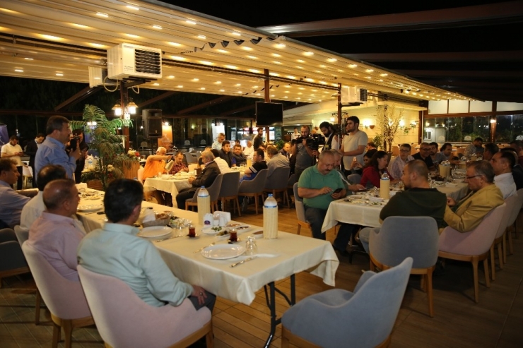 Başkan Karabacak, Basın Mensuplarını Sahurda Ağırladı