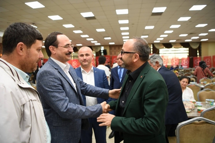 Başkan Üzülmez, Mhp’nin İftar Yemeğine Katıldı