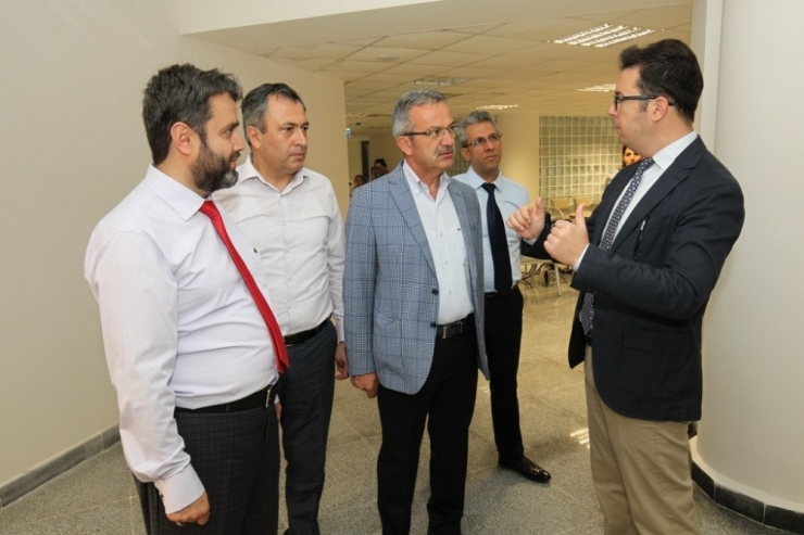 Başkan Köşker’den Hastalara Moral Ziyaretleri