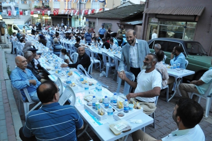 İzmit Belediyesi’nden Kuruçeşme’de 2 Bin Kişilik İftar