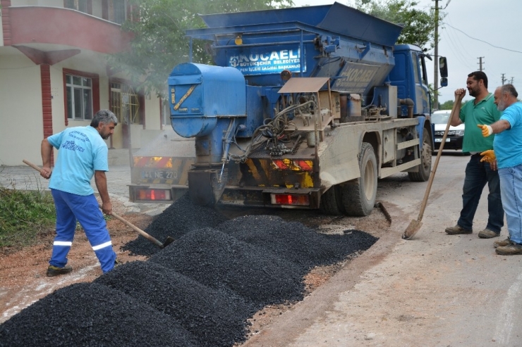 Kartepe’de Yol Çalışmaları Devam Ediyor