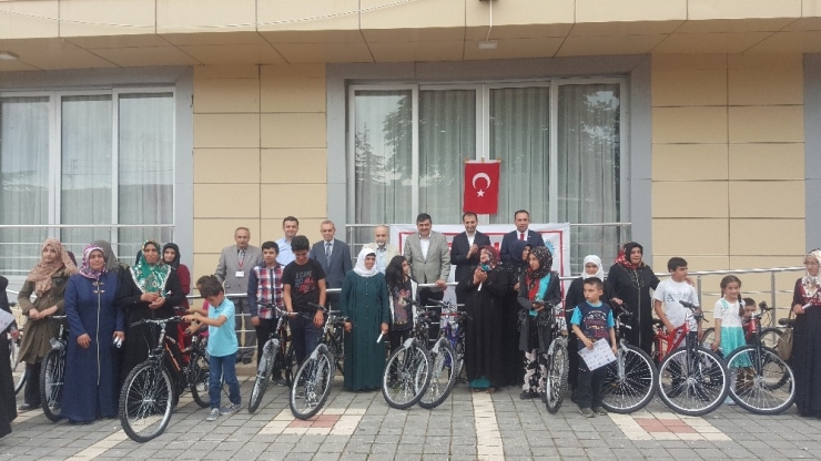 Pazaryeri Hem Yılsonu Sergisi Açıldı