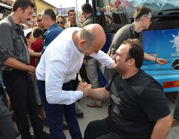 Bakan Soylu, Adana’da Vatandaşlarla Buluştu