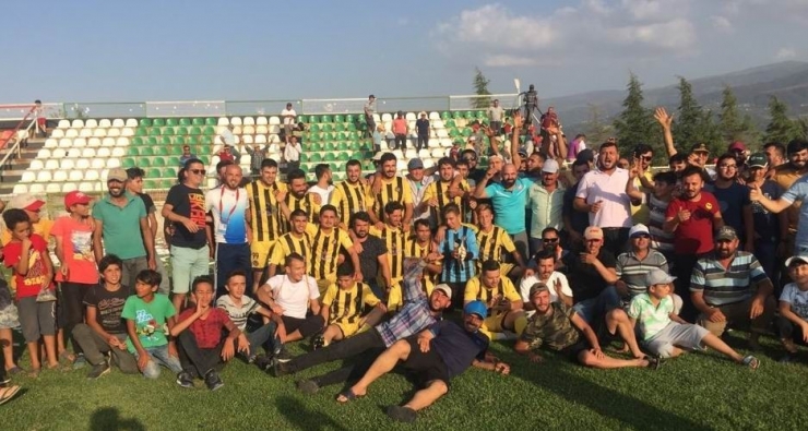 Kapancıspor Şampiyonluk İpini Göğüsledi