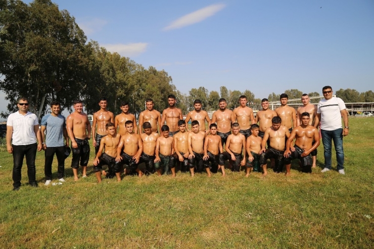 Aksulu Güreşçiler Kırkpınar’a Hazırlanıyor