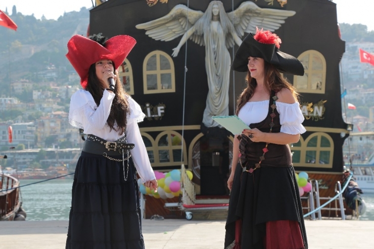 “Korsanlar Ve Prensesler” Büyüledi