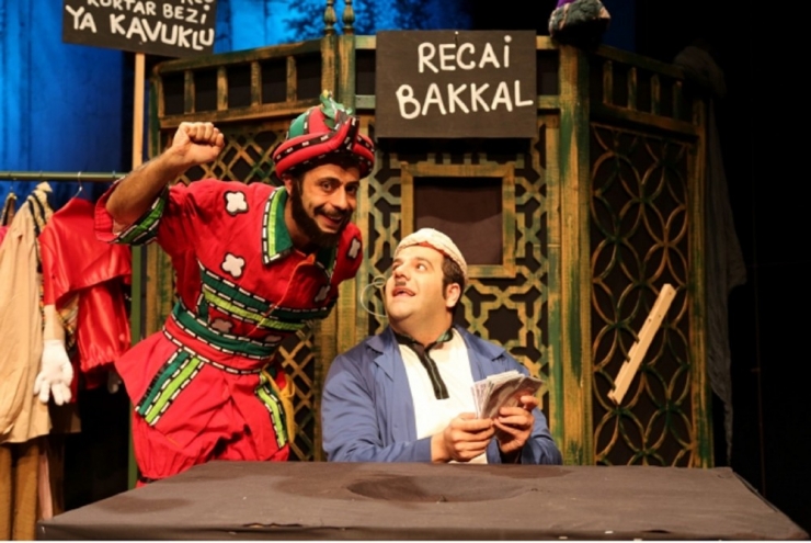 ’Geçmiş Zaman Olur Ki’ Oyunu Sahnelendi