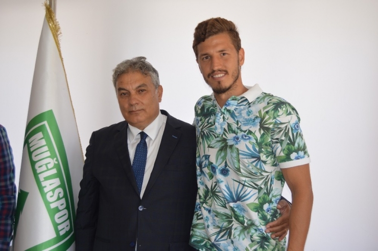 Fenerbahçeli Salih Uçan Muğlaspor’u Ziyaret Etti