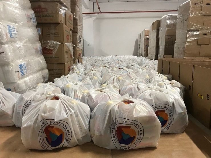 İhtiyaç Sahibi Ailelere Gıda Paketi Dağıtıldı